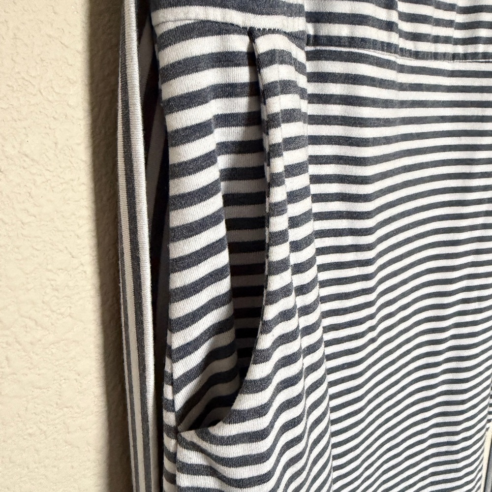 Striped Tie-Waist Casual Dress in Navy and White - Picture 3 of 5